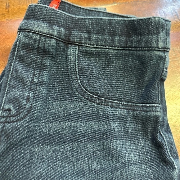 Spanx Jeggings, women’s size small. Stretchy, comfy  skinny jeans - Picture 8 of 9